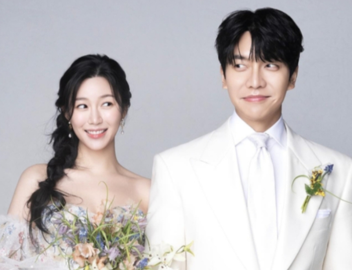 배우 이승기, 이다인 부부가 둘째 아들을 품에 안았다. /사진=이다인 SNS 캡처