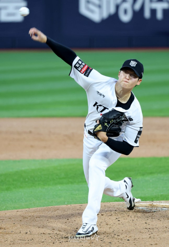 9일 키움전에서 투구하는 KT 배제성. /사진=강영조 선임기자