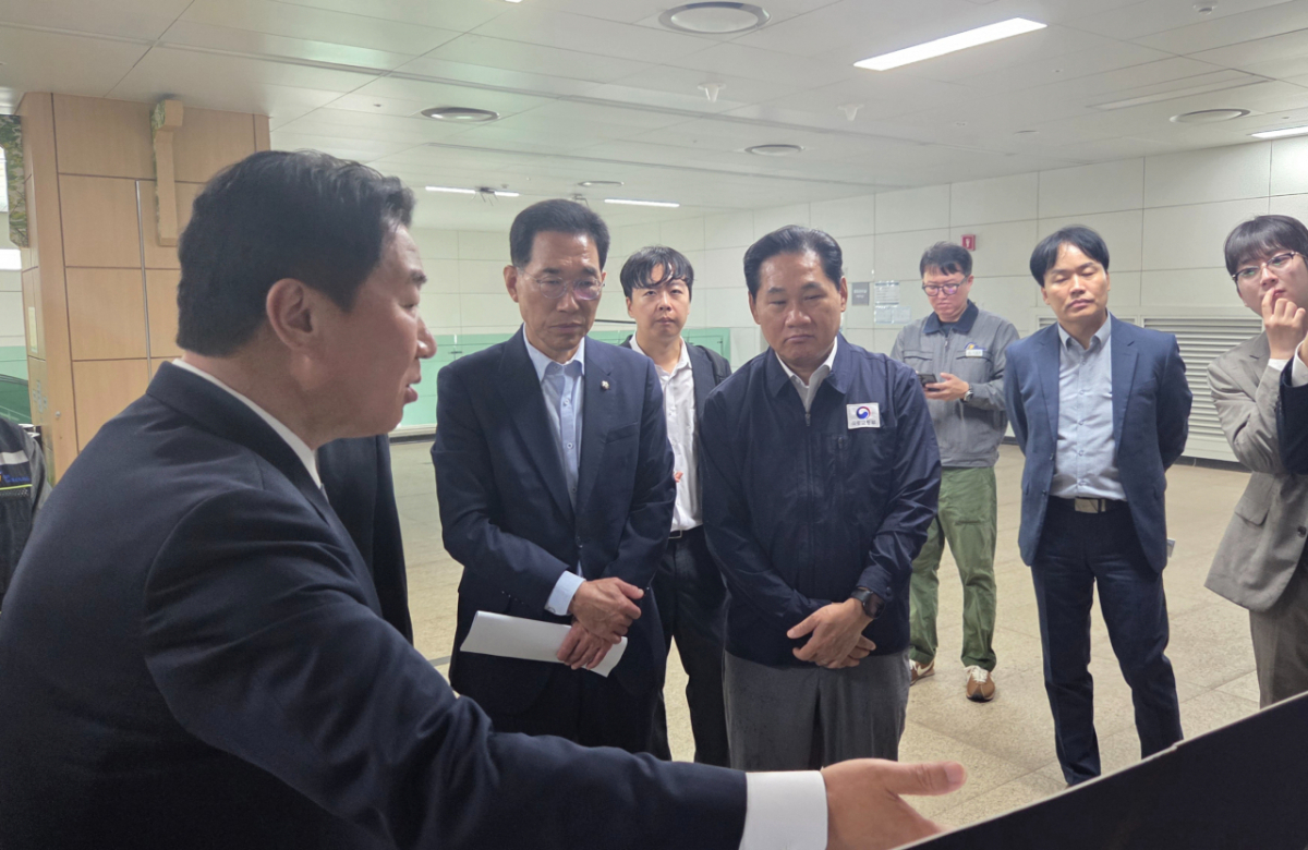 김용석 국토교통부 대도시권광역교통위원회 위원장이 지난 9일 인천 2호선 고양 연장 사업장을 방문해 현황을 점검했다./사진제공=국토교통부
