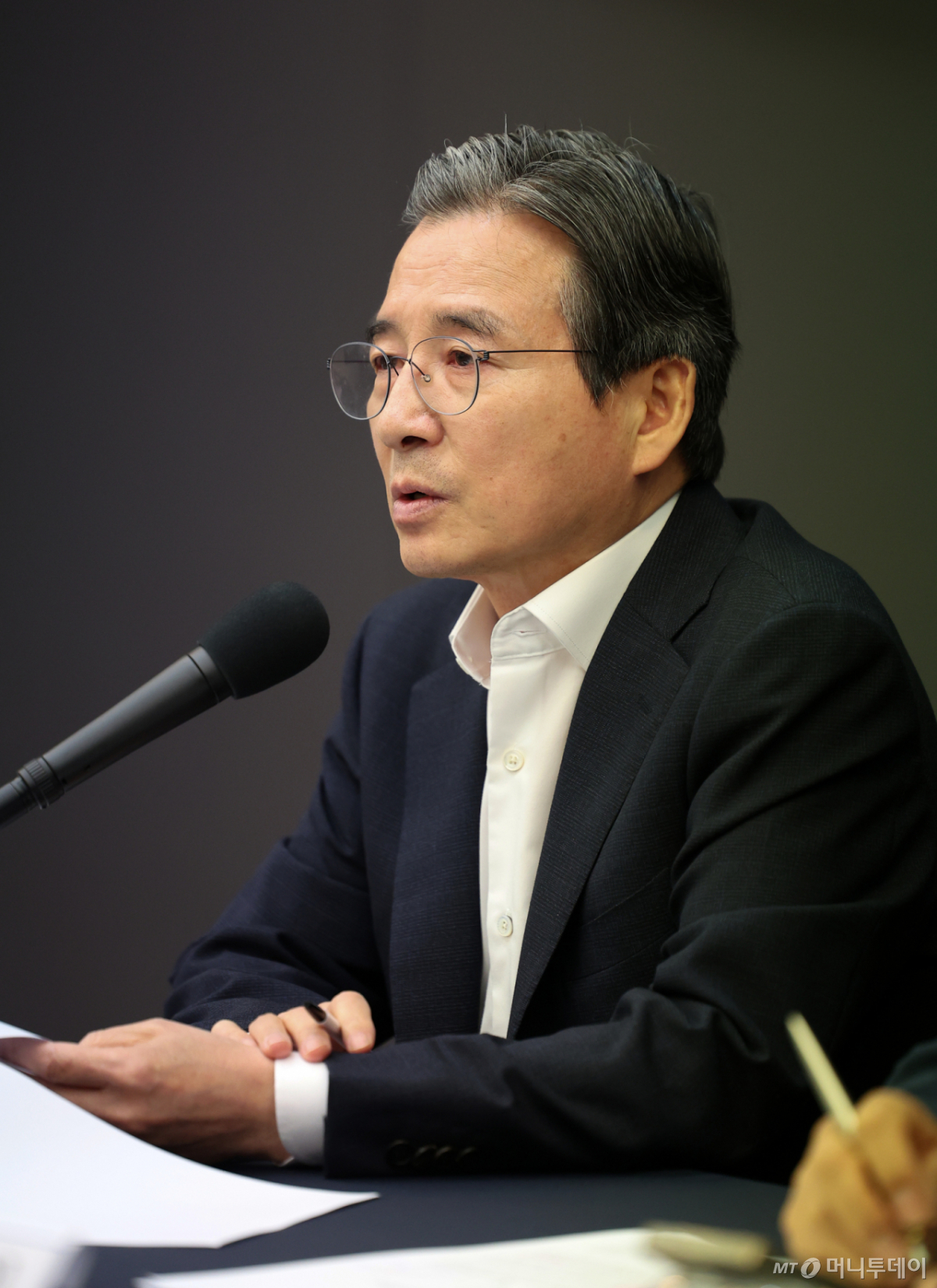 [서울=뉴시스] 김선웅 기자 = 김용범 대통령비서실 정책실장이 24일 서울 중구 한국프레스센터에서 열린 관훈토론회에서 모두발언을 하고 있다. 2026.06.24. mangusta@newsis.com /사진=김선웅