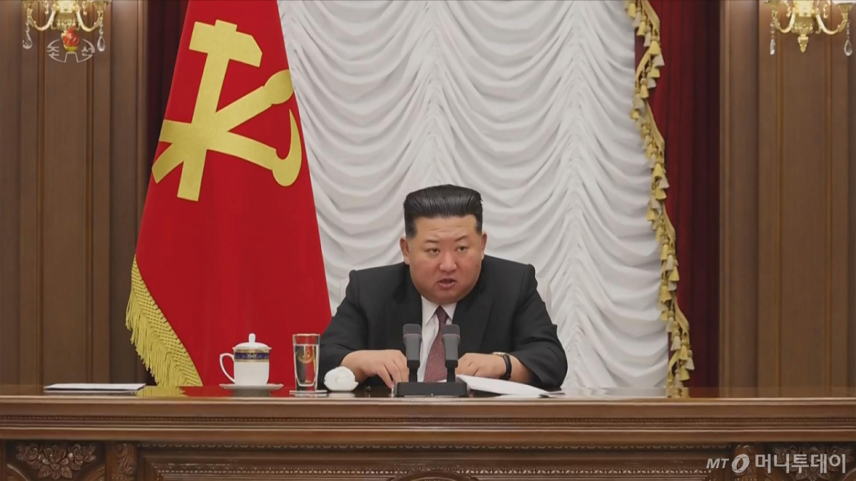 북한 조선중앙TV는 김정은 국무위원장이 지난9일 조선노동당 중앙군사위원회 제9기 제1차 확대회의를 주재했다고 10일 보도했다./사진=뉴시스 /사진=류현주