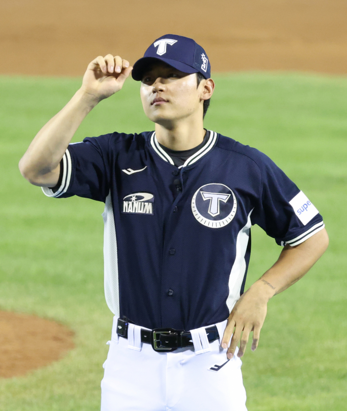 2026 KBO 올스타전 홈런 더비가 10일 서울 잠실야구장에서 열렸다. KIA 김도영이 환호하는 팬들에 답례하고 있다 /사진=김진경 kim.jinkyung@