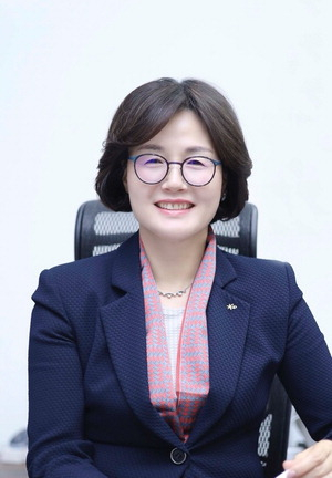 곽산업 KB저축은행 대표.