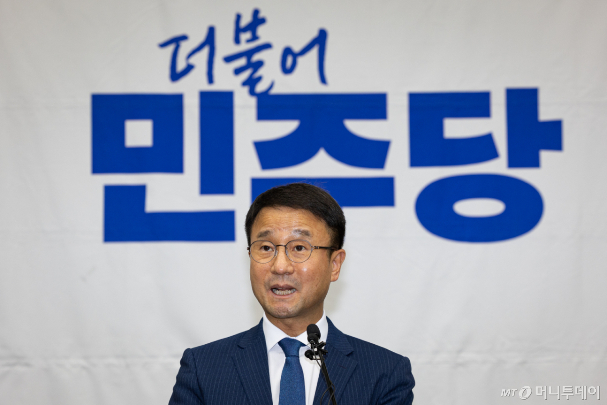 (서울=뉴스1) 유승관 기자 = 한병도 더불어민주당 당대표 직무대행 겸 원내대표가 14일 서울 여의도 국회에서 열린 의원총회에서 모두 발언을 하고 있다. 2026.7.14/뉴스1 Copyright © 뉴스1. All rights reserved. 무단 전재 및 재배포, AI학습 이용 금지. /사진=(서울=뉴스1) 유승관 기자