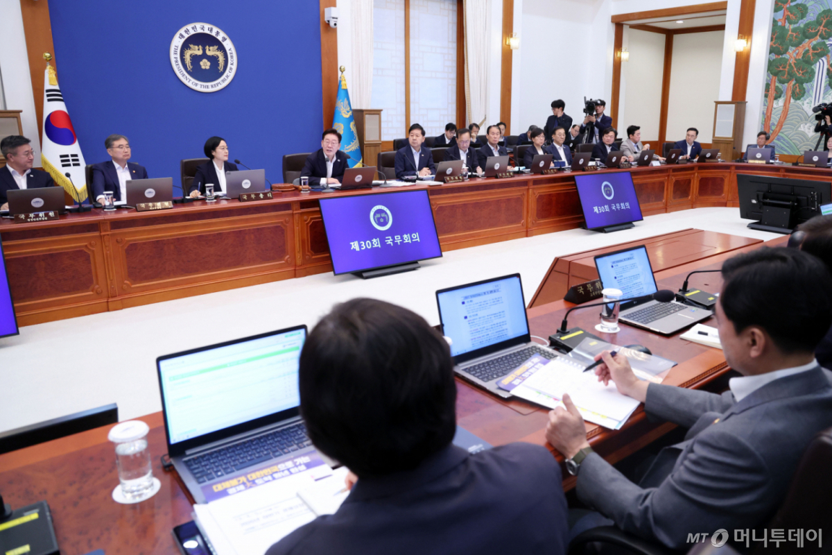 [서울=뉴시스] 조성봉 기자 = 이재명 대통령이 14일 청와대에서 열린 국무회의에서 발언하고 있다. 2026.07.14. suncho21@newsis.com /사진=조성봉