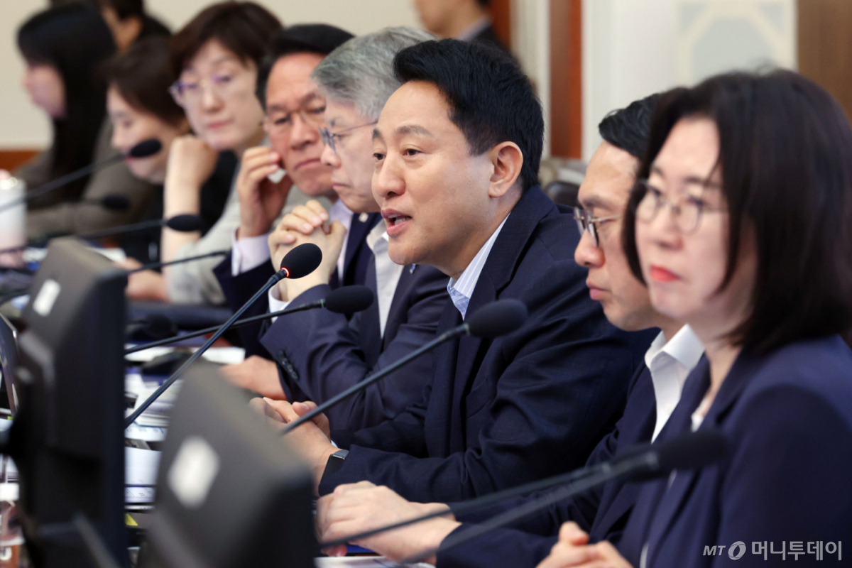 (서울=뉴스1) 이재명 기자 = 오세훈 서울시장이 14일 청와대에서 열린 국무회의에서 자료제출 관련 발언하고 있다. 2026.7.14/뉴스1 /사진=(서울=뉴스1) 이재명 기자