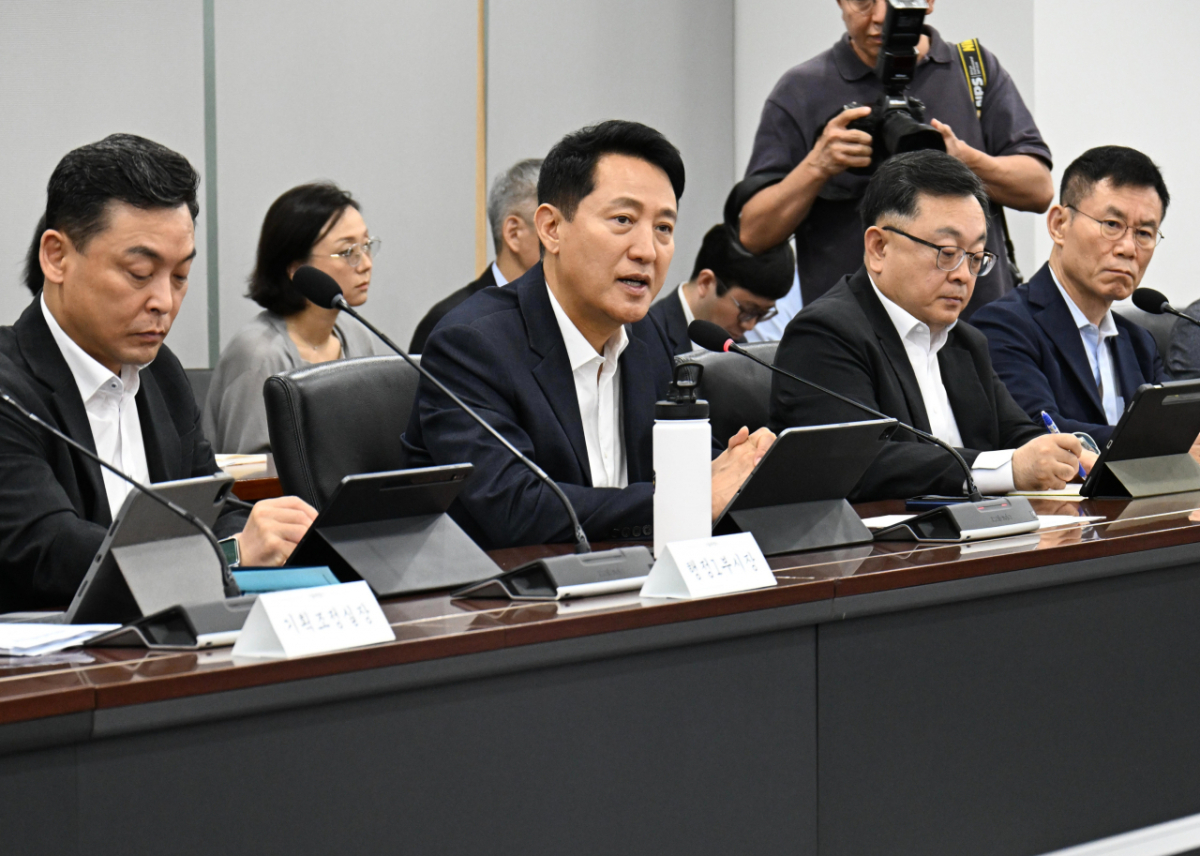 오세훈 서울시장이 15일 서울시청에서 열린 '야간경제 활성화를 위한 정례간부회의'에서 모두발언을 하고 있다. /사진제공=서울시