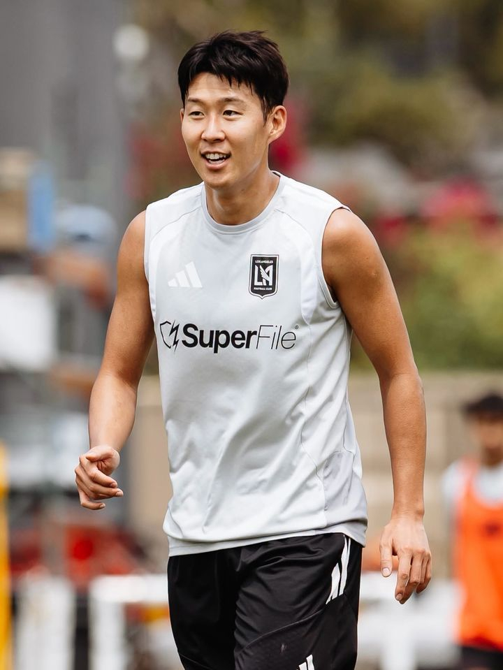 LAFC 팀 훈련에 열중하는 손흥민. /사진=LAFC 공식 SNS 갈무리