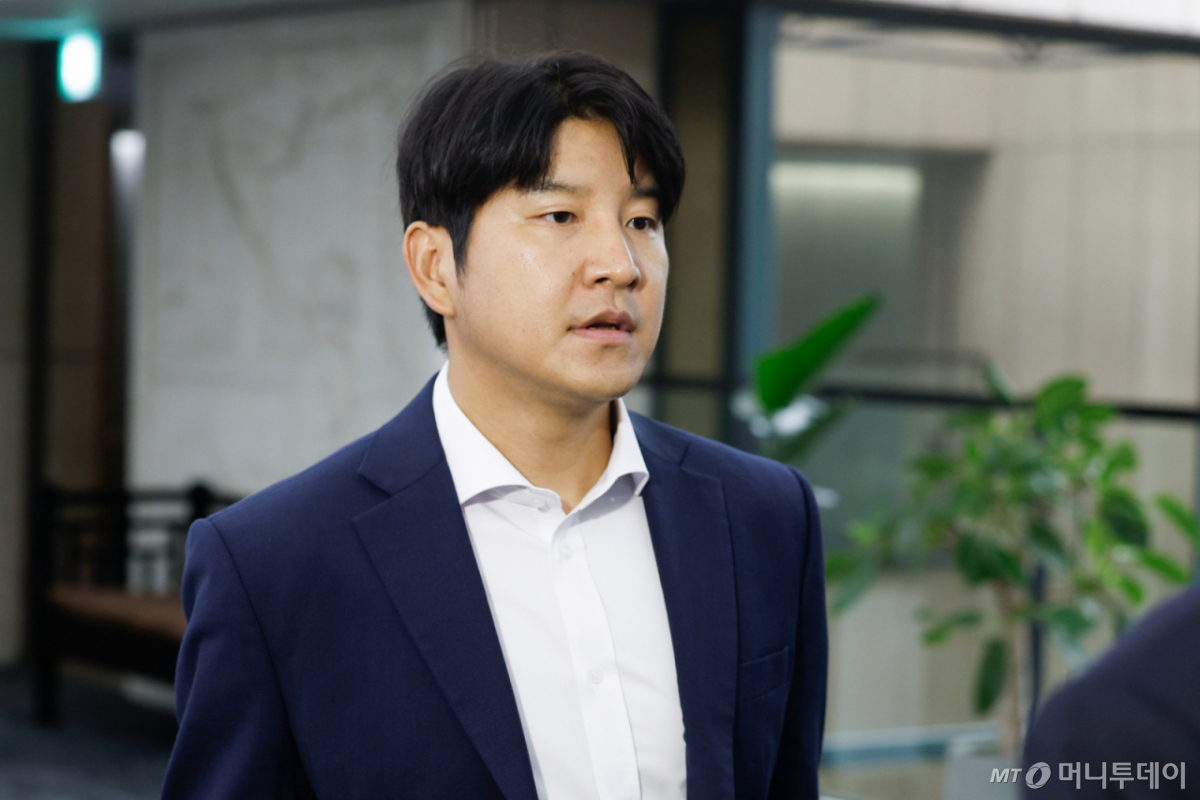 (서울=뉴스1) 안은나 기자 = 박주호 해설위원이 6일 서울 송파구 서울올림픽파크텔에서 열린 'K-축구혁신위원회' 출범식에 참석하기 위해 입장하고 있다. 2026.7.6/뉴스1 Copyright © 뉴스1. All rights reserved. 무단 전재 및 재배포, AI학습 이용 금지. /사진=(서울=뉴스1) 안은나 기자