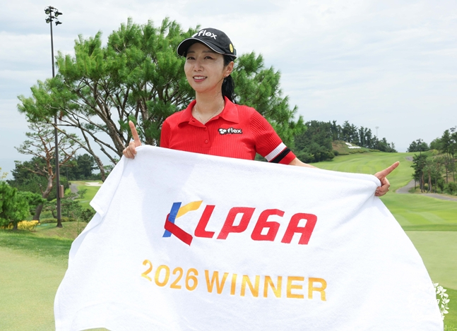 배경은 프로. /사진=KLPGA