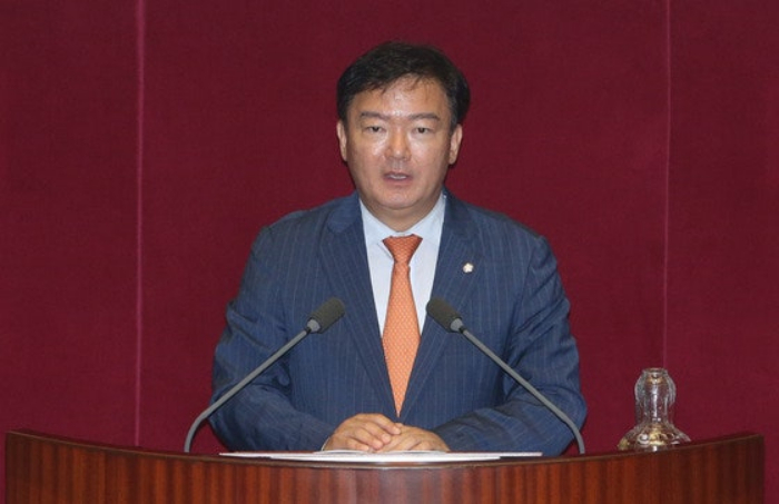 '부정선거'를 주제로 강연하던 중 의식을 잃고 쓰러져 뇌출혈 수술을 받은 민경욱 전 미래통합당(국민의힘 전신) 의원이 이틀 만에 의식을 되찾았다. 사진은 민경욱 전 미래통합당 의원. /사진=머니투데이 사진 DB