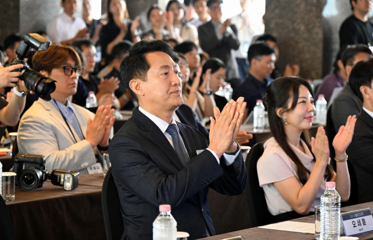 오세훈 서울시장이 지난 16일 서울 중구 플라자호텔에서 열린 '2026 서울테크서밋 포럼'에서 개회를 축하하고 있다. /사진=(서울=뉴스1)