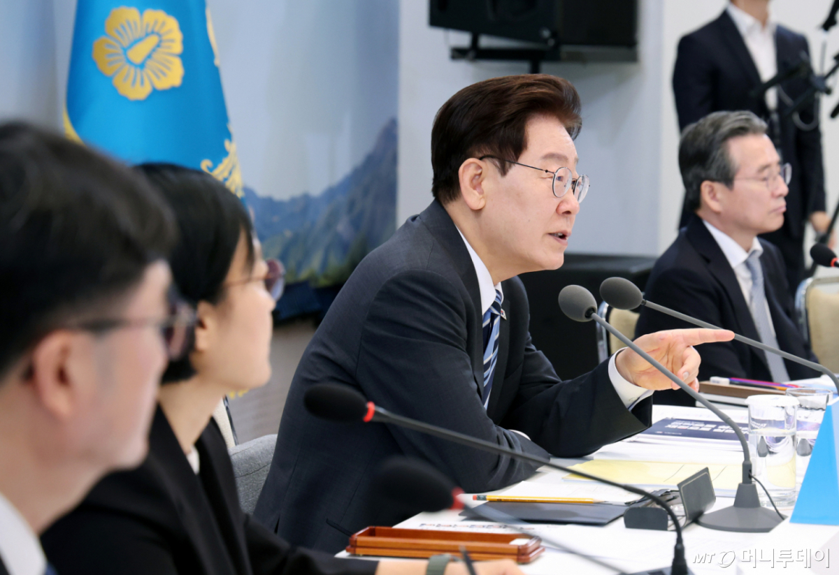 (서울=뉴스1) 허경 기자 = 이재명 대통령이 15일 청와대 영빈관에서 열린 재정경제부, 국가데이터처, 금융위원회, 기획예산처 업무보고에서 발언하고 있다. 2026.7.15/뉴스1 Copyright © 뉴스1. All rights reserved. 무단 전재 및 재배포, AI학습 이용 금지. /사진=(서울=뉴스1) 허경 기자
