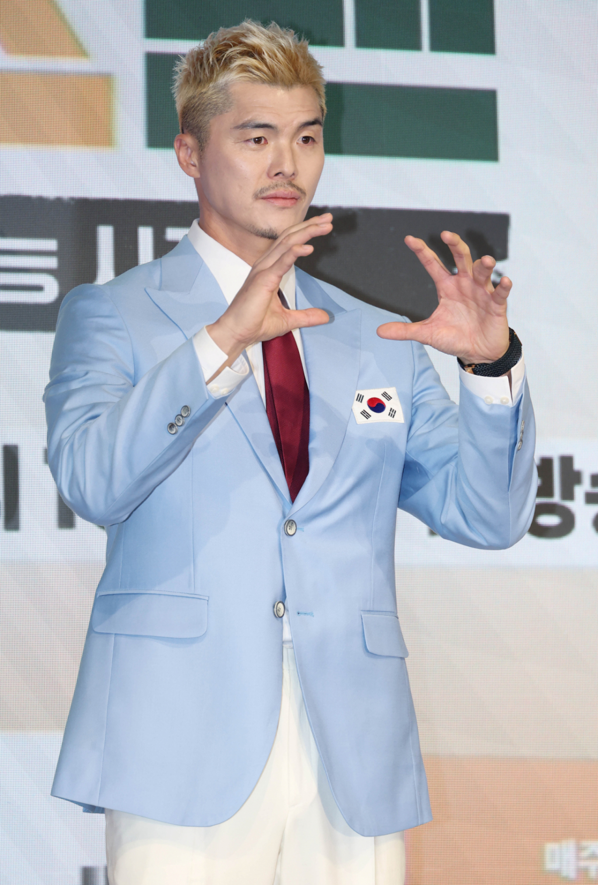 전 축구선수 김영광이 14일 오후 서울 영등포구 페어몬트 앰배서더 호텔에서 진행된 JTBC 예능 '예스맨' 제작발표회에 참석해 포즈를 취하고 있다. 레전드 스포츠 스타들의 치열한 예능 생존전 ‘예스맨’은 오는 17일 첫 방송된다. /2026.01.14 /사진=이동훈 photoguy@