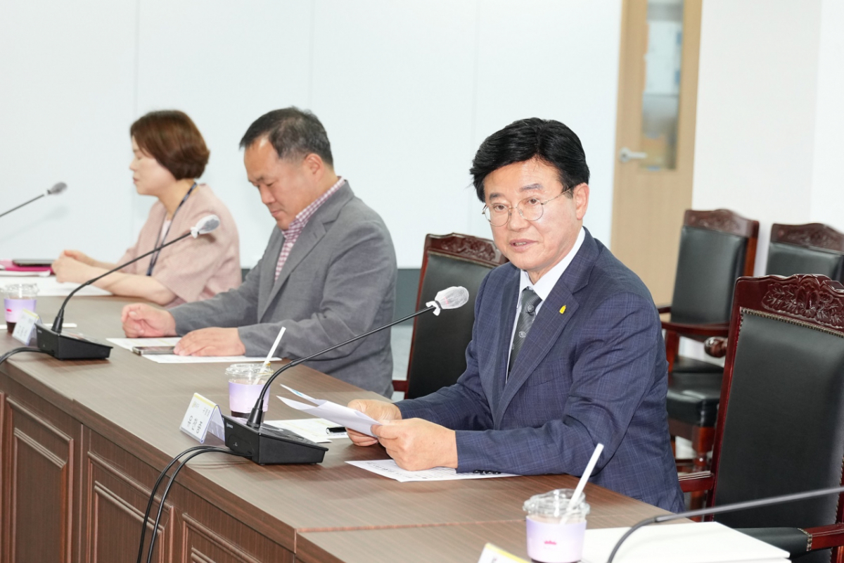 서울 종로구는 도심 시위·집회로 겪던 구민과 관광객의 불편을 덜기 위해 KT와 함께 '시위·집회 알림톡 서비스'를 시범운영한다고 21일 밝혔다. /사진제공=서울 종로구