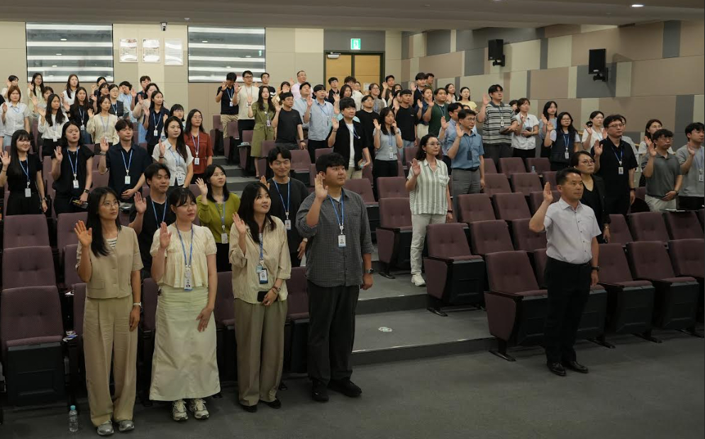 한국식품산업클러스터진흥원은 지난 20일 전북 익산 본원에서'청렴다짐의 날' 행사를 갖고 청렴문화 확산에 나섰다. /사진=식품진흥원