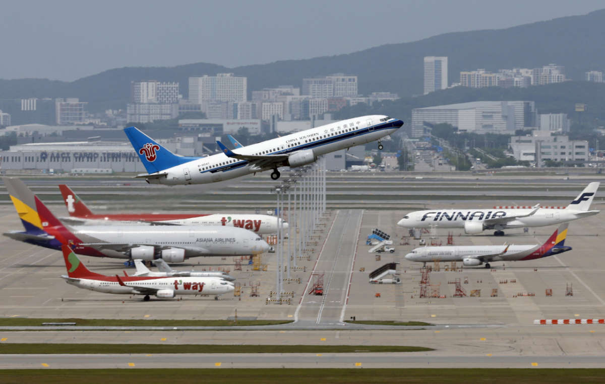 (인천공항=뉴스1) 박정호 기자 = 25일 오후 인천국제공항에서 항공기가 이륙하고 있다. 2026.5.25/뉴스1 Copyright © 뉴스1. All rights reserved. 무단 전재 및 재배포, AI학습 이용 금지. /사진=(인천공항=뉴스1) 박정호 기자