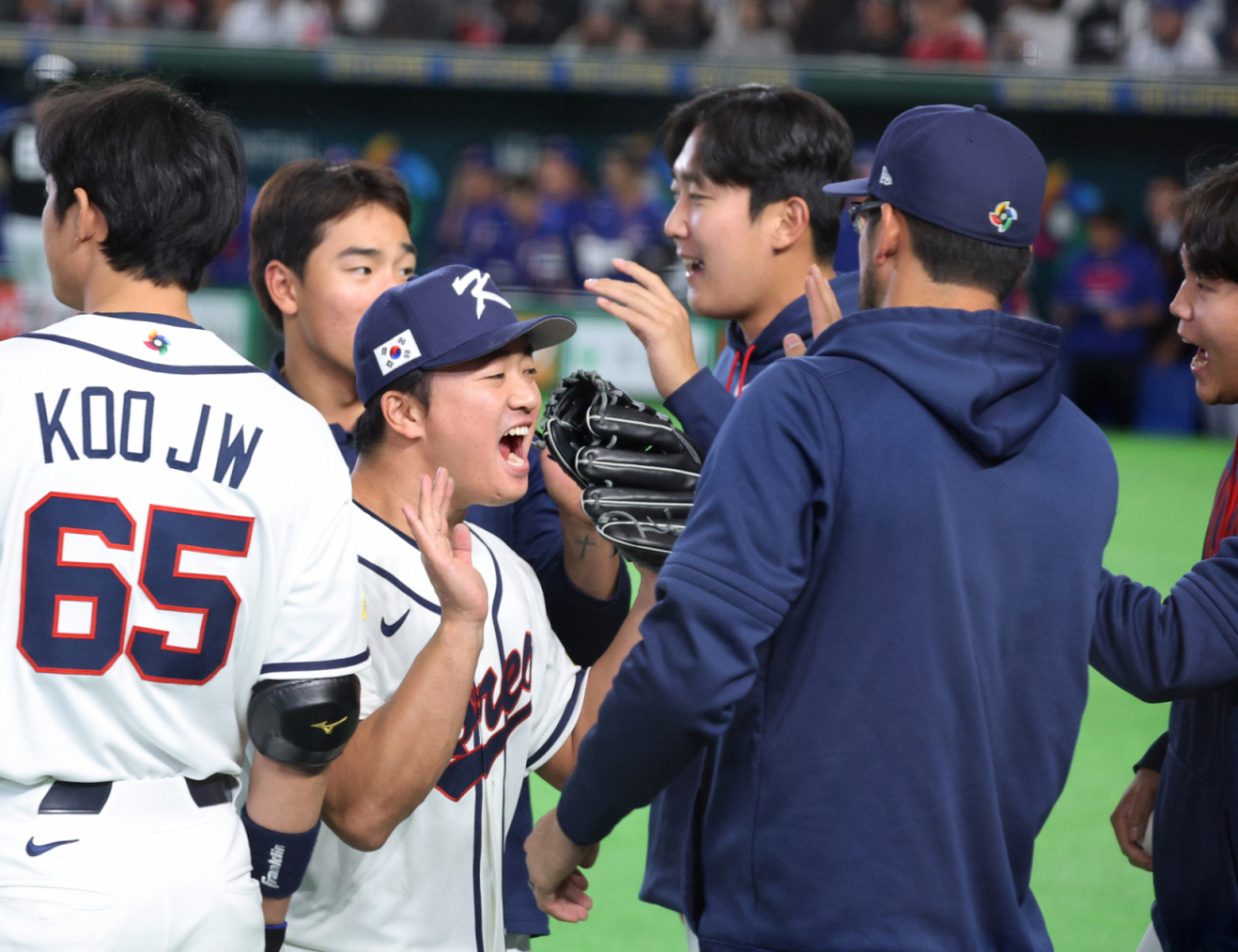 한국 우완투수 고우석 8일 도쿄돔에서 열린 2026 WBC 도쿄POOL 대한민국과 대만 경기 8회초 무실점 피칭을 펼친후 환호하고 있다. 026.03.08. /사진=강영조 cameratalks@