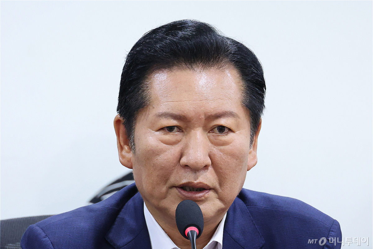 (서울=뉴스1) 신웅수 기자 = 더불어민주당 당권 주자인 정청래 의원이 16일 서울 여의도 국회 의원회관에서 열린 검사 권력 오남용 사례로 본 형사소송법 개정 토론회에서 발언하고 있다. 2026.7.16/뉴스1 Copyright © 뉴스1. All rights reserved. 무단 전재 및 재배포, AI학습 이용 금지. /사진=(서울=뉴스1) 신웅수 기자