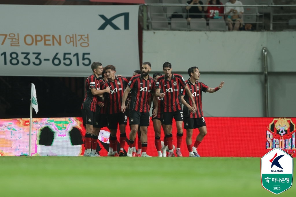 선제골 직후 기뻐하는 FC서울 선수들. /사진=한국프로축구연맹 제공