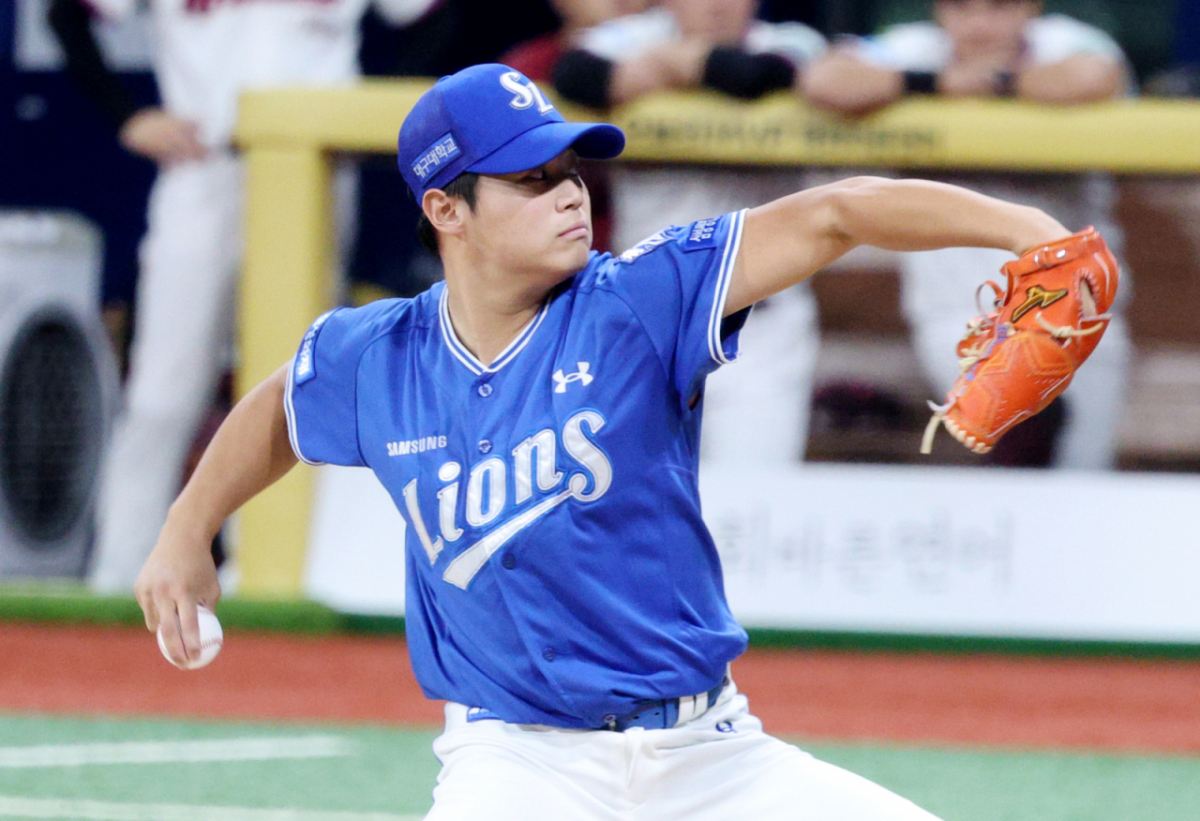 2026 신한 SOL KBO리그 키움 히어로즈 대 삼성 라이온즈 경기가 22일 서울 고척스카이돔에서 열렸다.  삼성 선발 김백산이 역투하고 있다. /사진=김진경 kim.jinkyung@