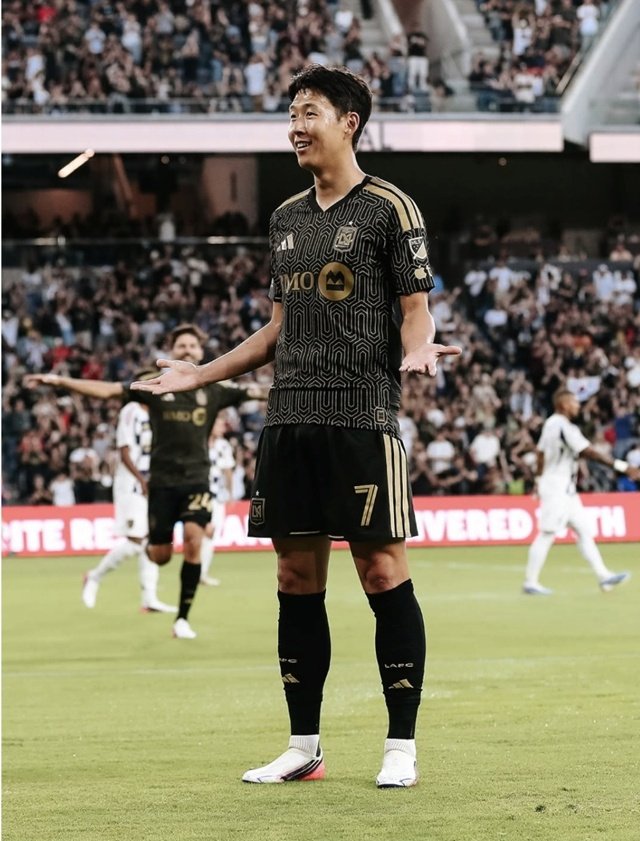 손흥민이 골을 넣고 기뻐하고 있다. /사진=LAFC SNS
