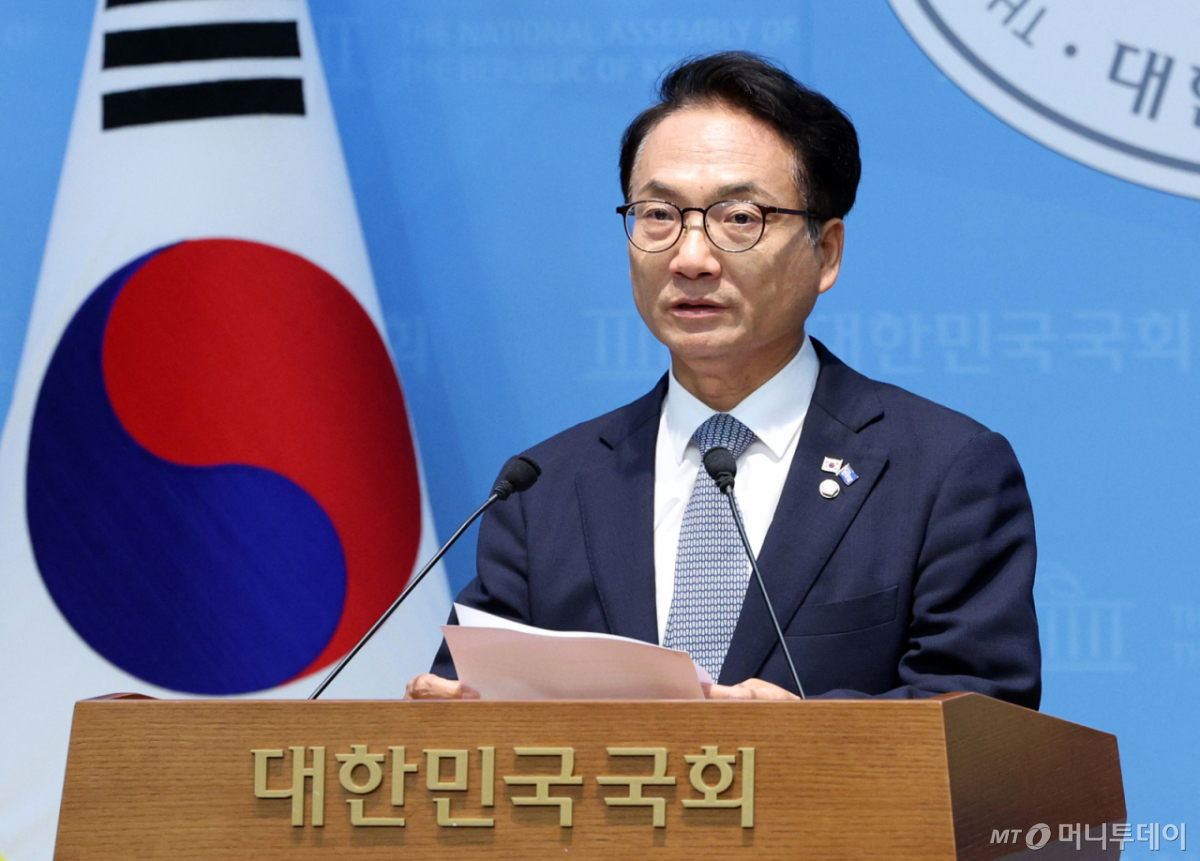 [서울=뉴시스] 고범준 기자 = 박선원 더불어민주당 의원이 23일 서울 여의도 국회 소통관에서 현안 관련 기자회견을 하고 있다. 2026.07.23. bjko@newsis.com /사진=고범준