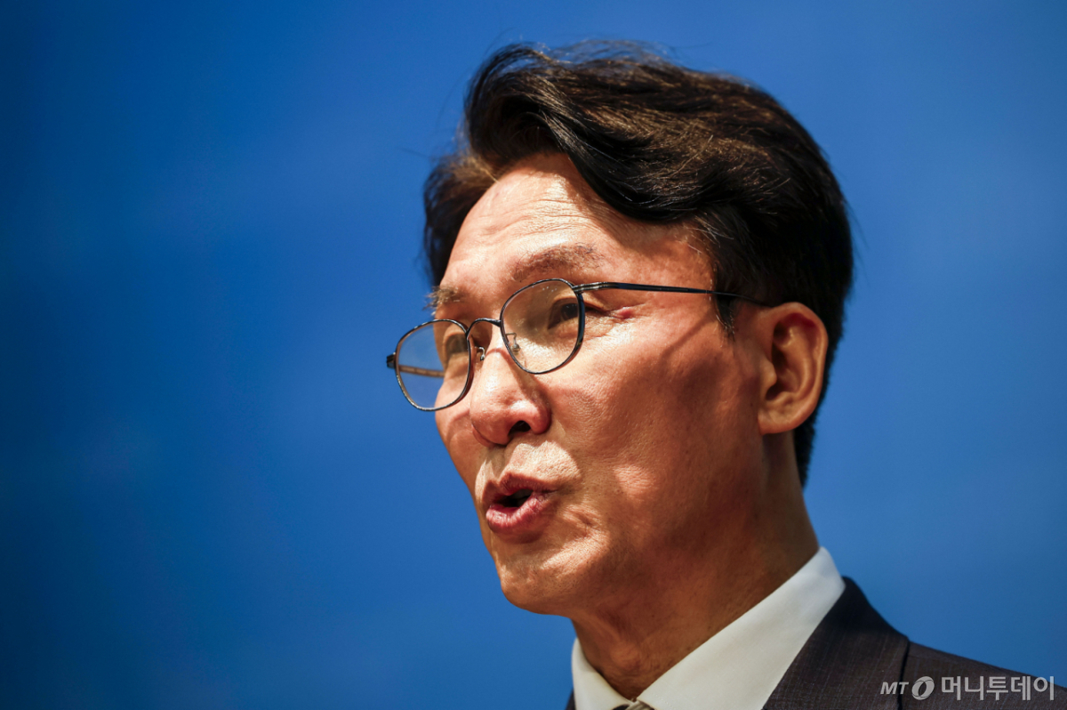 김민석 더불어민주당 대표 후보가 22일 서울 여의도 국회 소통관에서 4대 개혁 발표 기자회견을 하고 있다. /사진=뉴시스