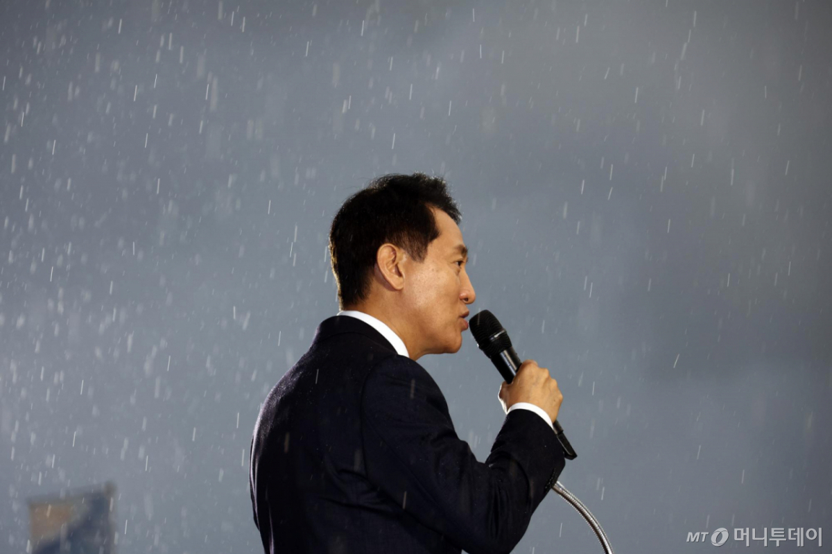 [서울=뉴시스] 고승민 기자 = 오세훈 서울시장이 22일 서울 광화문광장 감사의정원에서 열린 서울-에티오피아 문화교류 행사에서 인사말을 하고 있다. 2026.07.22. kkssmm99@newsis.com /사진=고승민
