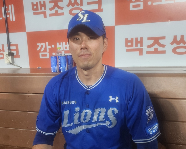 23일 경기를 마친 뒤 기자들과 만난 김재윤. /사진=박수진 기자