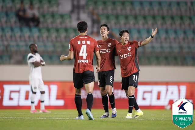 부산 아이파크 선수단. /사진=한국프로축구연맹 제공
