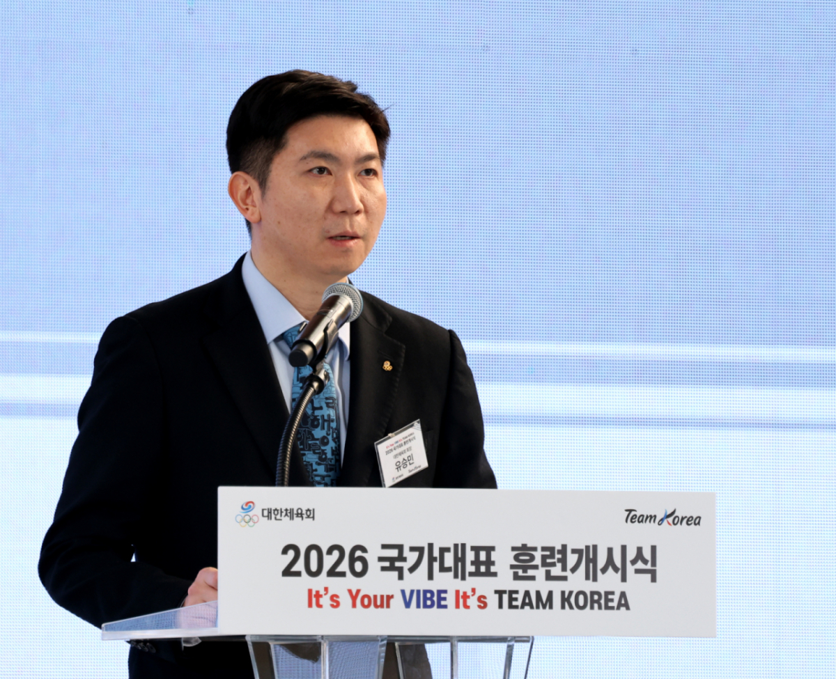유승민 대한체육회 회장이 지난 1월 진천국가대표훈련장에서 열린 2026 국가대표 훈련개시식에서 대한민국 스포츠의 힘찬 출발을 알리고 있다. /사진=강영조 cameratalks@