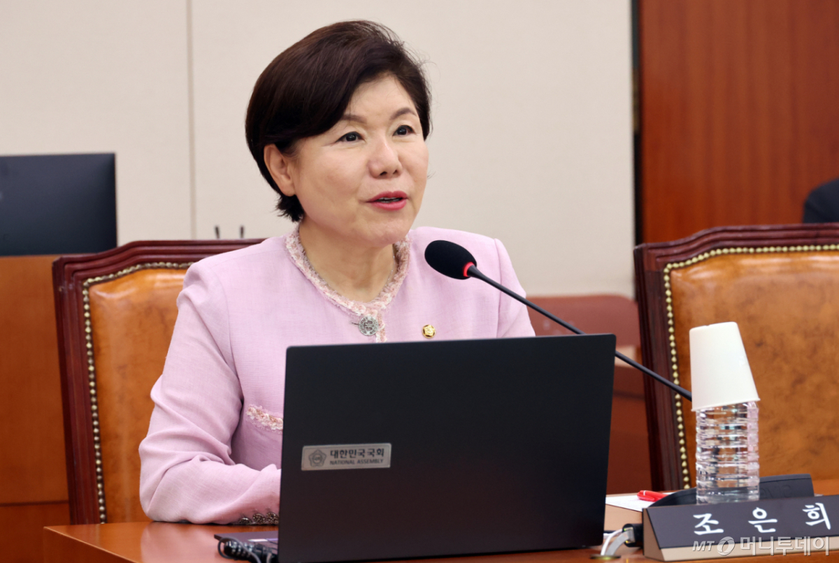 [서울=뉴시스] 최진석 기자 = 국회 문체위 국민의힘 간사인 조은희 의원이 24일 여의도 국회에서 열린 문화체육관광위윈회 제3차 전체회의에서 발언하고 있다. 2026.07.24. myjs@newsis.com /사진=최진석