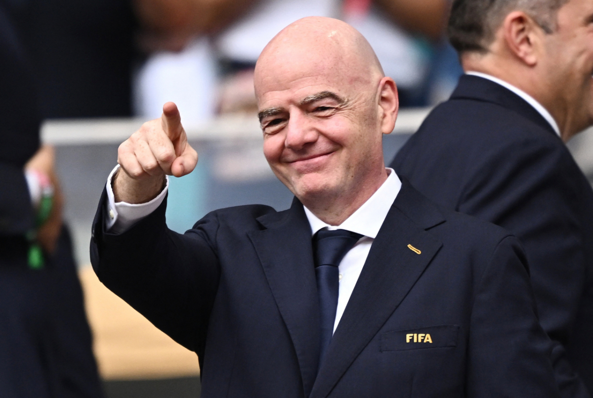 2026년 7월 11일 잔니 인판티노 FIFA 회장이 미국 플로리다 마이애미 스타디움에서 노르웨이 대 잉글랜드 8강 경기 전 관중석에 서 있다. /사진=로이터