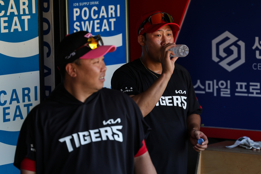 KIA 타이거즈 하주석(오른쪽). /사진=KIA 타이거즈 제공