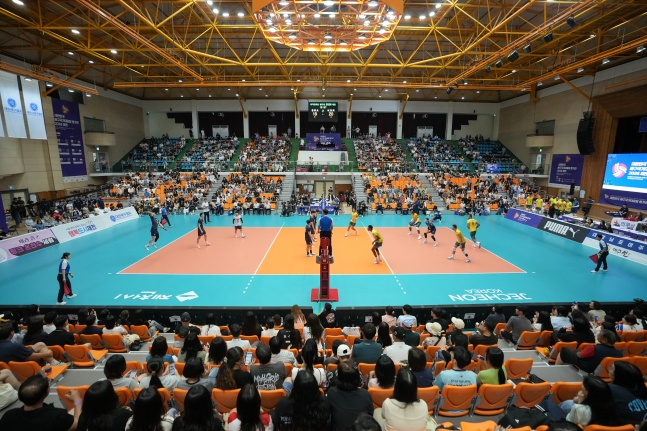 한국과 브라질의 평가전이 열리고 있는 26일 충북 제천체육관 전경. /사진=대한배구협회 제공