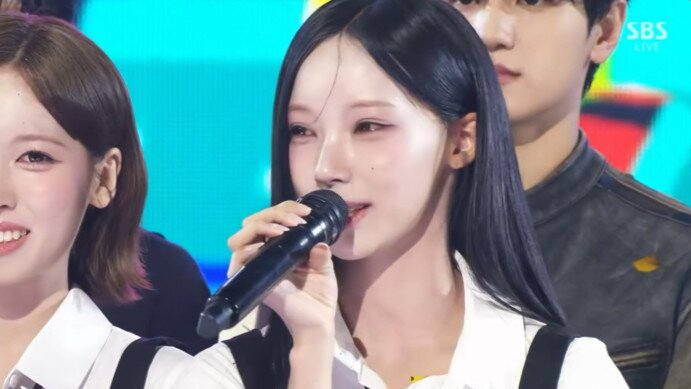 그룹 '리센느'가 역주행 곡 '러브 어택'으로 지상파 음악 방송에서 1위에 올랐다. /사진=SBS '인기가요' 캡처 