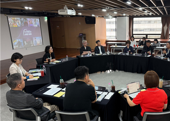 지난 24일 한국콘텐츠진흥원이 방송영상산업 주요 기업 및 드라마제작사협회와 함께 개최한 소통 간담회 모습. / 사진제공 = 한국콘텐츠진흥원