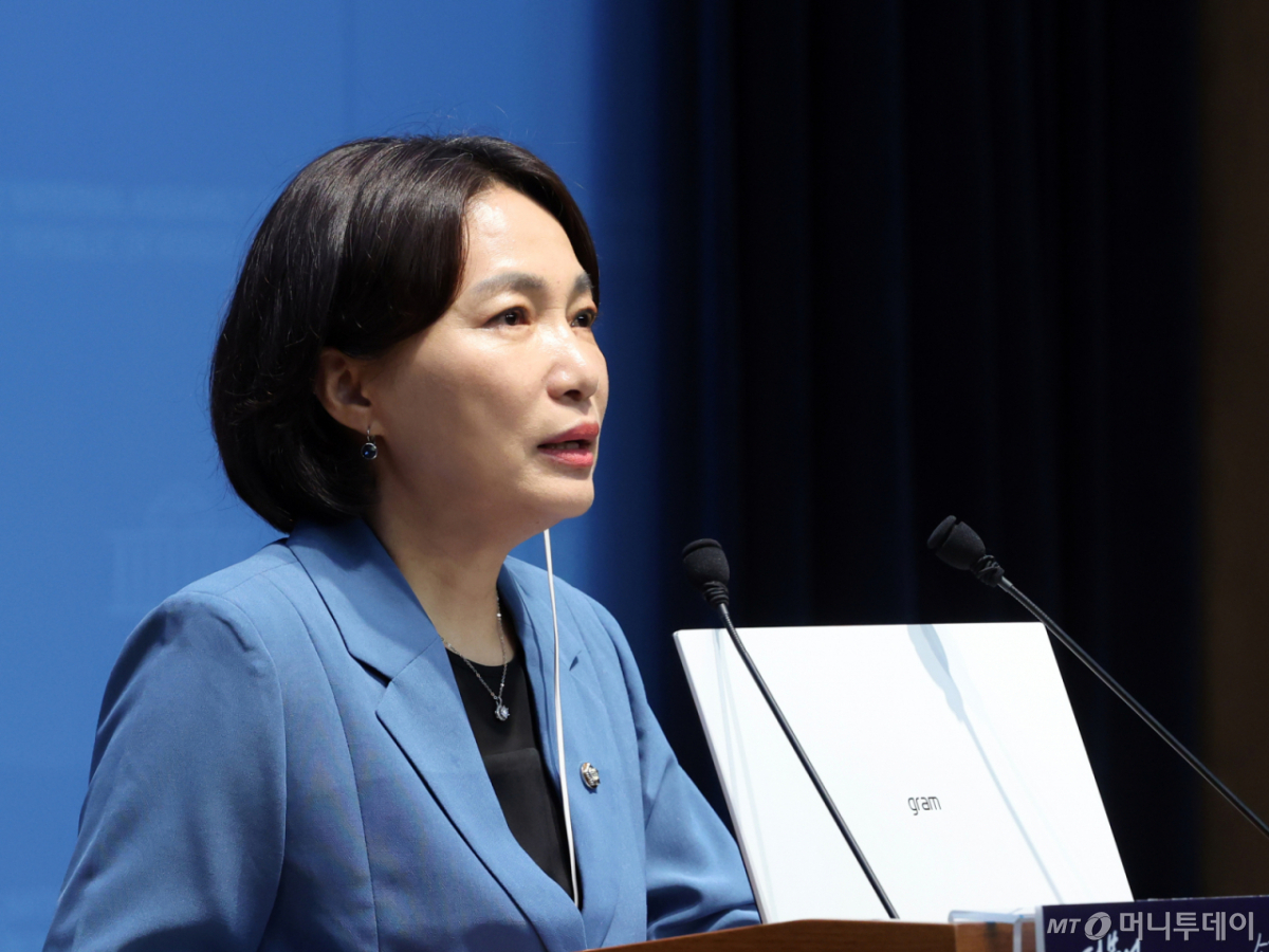 서미화 더불어민주당 의원이 9일 오전 서울 여의도 국회 소통관에서 최고위원 출마선언을 하고 있다./사진=뉴스1