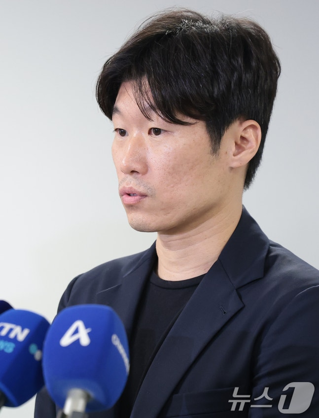 박지성 K-축구혁신위원회 공동위원장이 27일 서울시 종로구 국립현대미술관 대회의실에서 열린 K-축구 혁신위원회 4차 회의 브리핑을 하고 있다. /사진=뉴스1