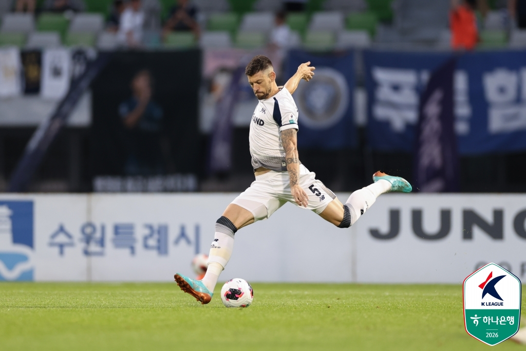 서울 이랜드FC 외국인 선수 오스마르. /사진=한국프로축구연맹 제공