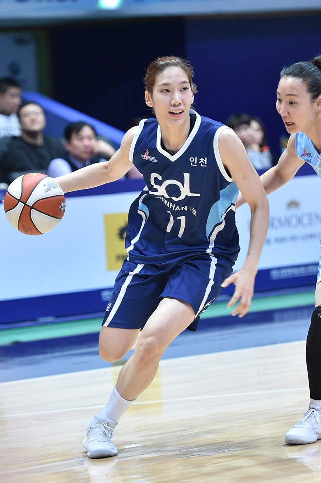 경기에 집중하는 양지영. /사진=WKBL 제공