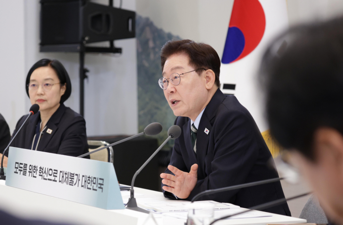 [서울=뉴시스] 김진아 기자 = 이재명 대통령이 16일 청와대 영빈관에서 열린 '삶으로 체감하는 대체불가 대한민국-국민과 함께하는 두 번째 업무보고'에서 발언하고 있다. 2026.07.16. bluesoda@newsis.com /사진=김진아