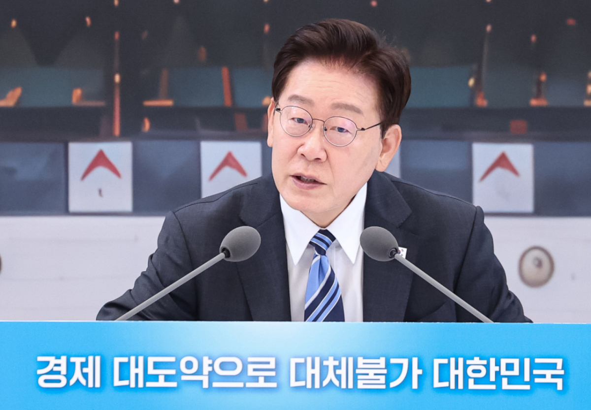 [서울=뉴시스] 조성봉 기자 = 이재명 대통령이 15일 청와대 영빈관에서 열린 '삶으로 체감하는 대체불가 대한민국-국민과 함께하는 두 번째 업무보고'에서 발언하고 있다. 2026.07.15. suncho21@newsis.com /사진=김진아