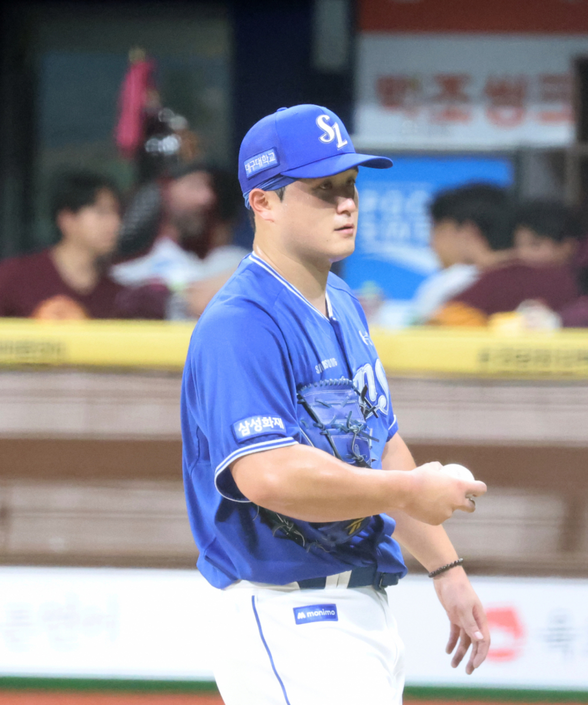 삼성 선발투수 최원태가 21일 고척스카이돔에서 열리는 '2026 SOL KBO리그 키움히어로즈와 삼성라이온즈 경기 5회말 데이비슨에 좌월2점홈런을 허용한 후 강판되고 있다. 2026.07.21. /사진=강영조 cameratalks@