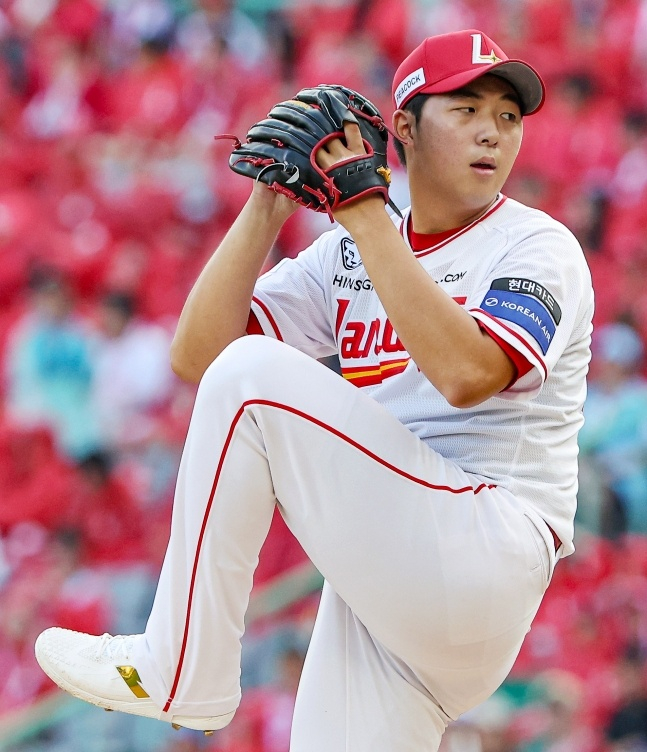 SSG 랜더스 김민준이 29일 인천 SSG랜더스필드에서 열린 두산 베어스와 2026 신한 SOL KBO리그 홈경기에 선발 등판해 역투하고 있다. /사진=SSG 랜더스 제공