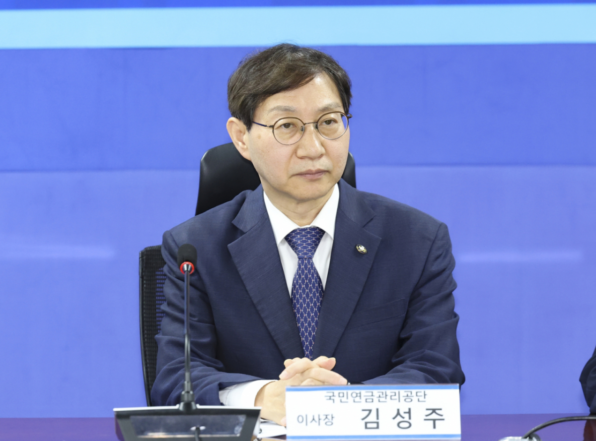 [서울=뉴시스] 김근수 기자 = 김성주 국민연금관리공단 이사장이 9일 오전 서울 여의도 국회 의원회관에서 열린 홈플러스 회생을 위한 국민연금공단 이사장 간담회에 참석해 있다. 2026.07.09. ks@newsis.com /사진=김근수