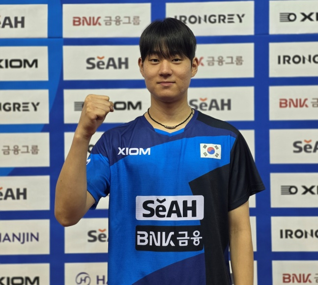 한국 탁구 오준성이 30일 충북 진천체육관에서 열린 2026 아시안게임 공개 훈련을 마치고 취재진과 인터뷰에 응했다. /사진=김동윤 기자