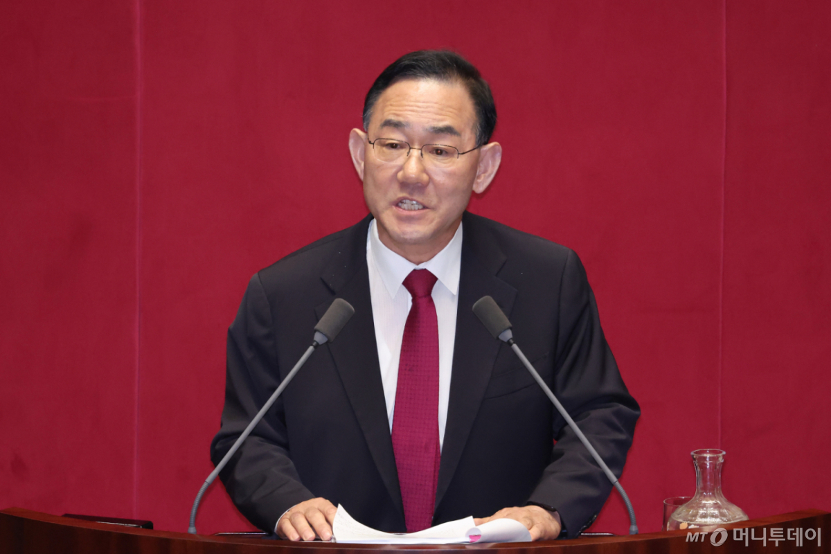 (서울=뉴스1) 신웅수 기자 = 주호영 국민의힘 의원이 30일 서울 여의도 국회에서 열린 제437회국회(임시회) 제3차 본회의에서 형사소송법 일부개정법률안(대안)에 대한 무제한 토론(필리버스터)을 하고 있다. 2026.7.30/뉴스1 Copyright © 뉴스1. All rights reserved. 무단 전재 및 재배포, AI학습 이용 금지. /사진=(서울=뉴스1) 신웅수 기자