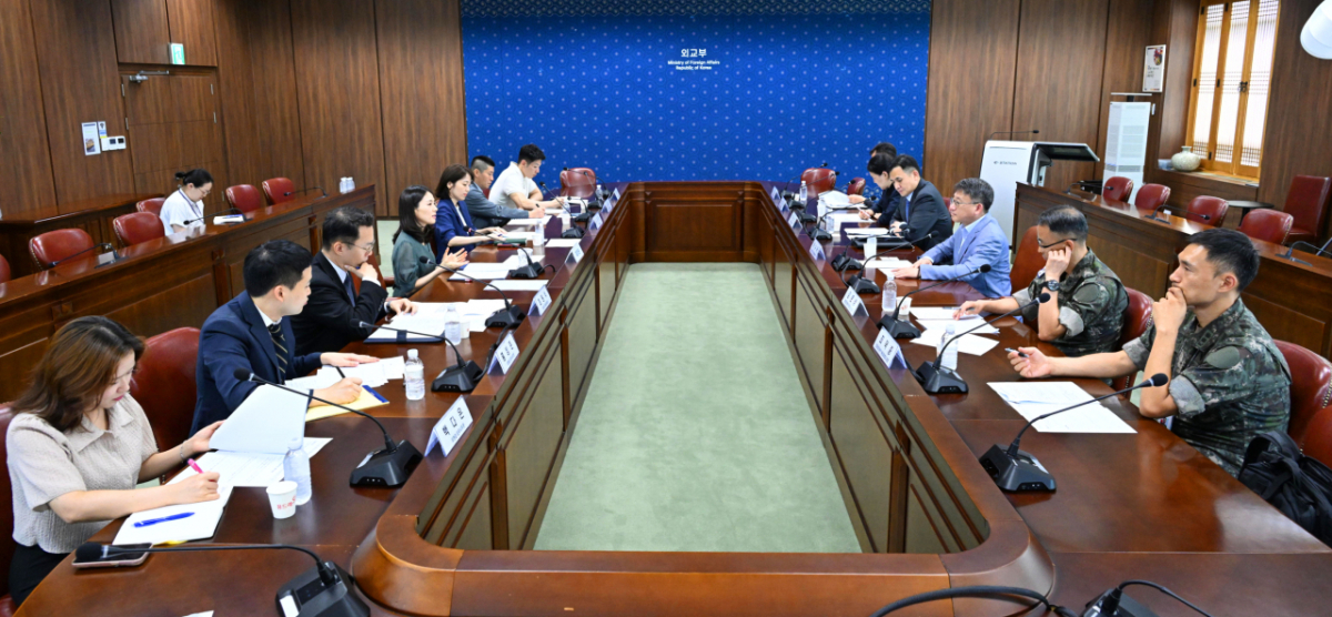 외교부는 30일 오후 김진아 제2차관 주재로 올해 '유엔 평화유지활동 정책협의회'를 개최했다고 밝혔다. 이번 정책협의회에는 국방부·합동참모본부·행정안전부·경찰청 등 유관기관들이 참석했다. /사진제공=외교부.